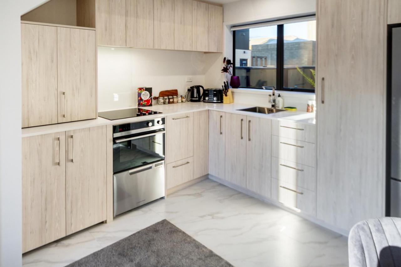 Modern 3 Bed Overlooking Hagley Park ไครสต์เชิร์ช ภายนอก รูปภาพ