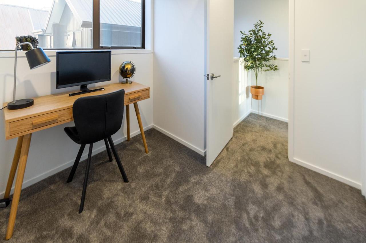 Modern 3 Bed Overlooking Hagley Park ไครสต์เชิร์ช ภายนอก รูปภาพ